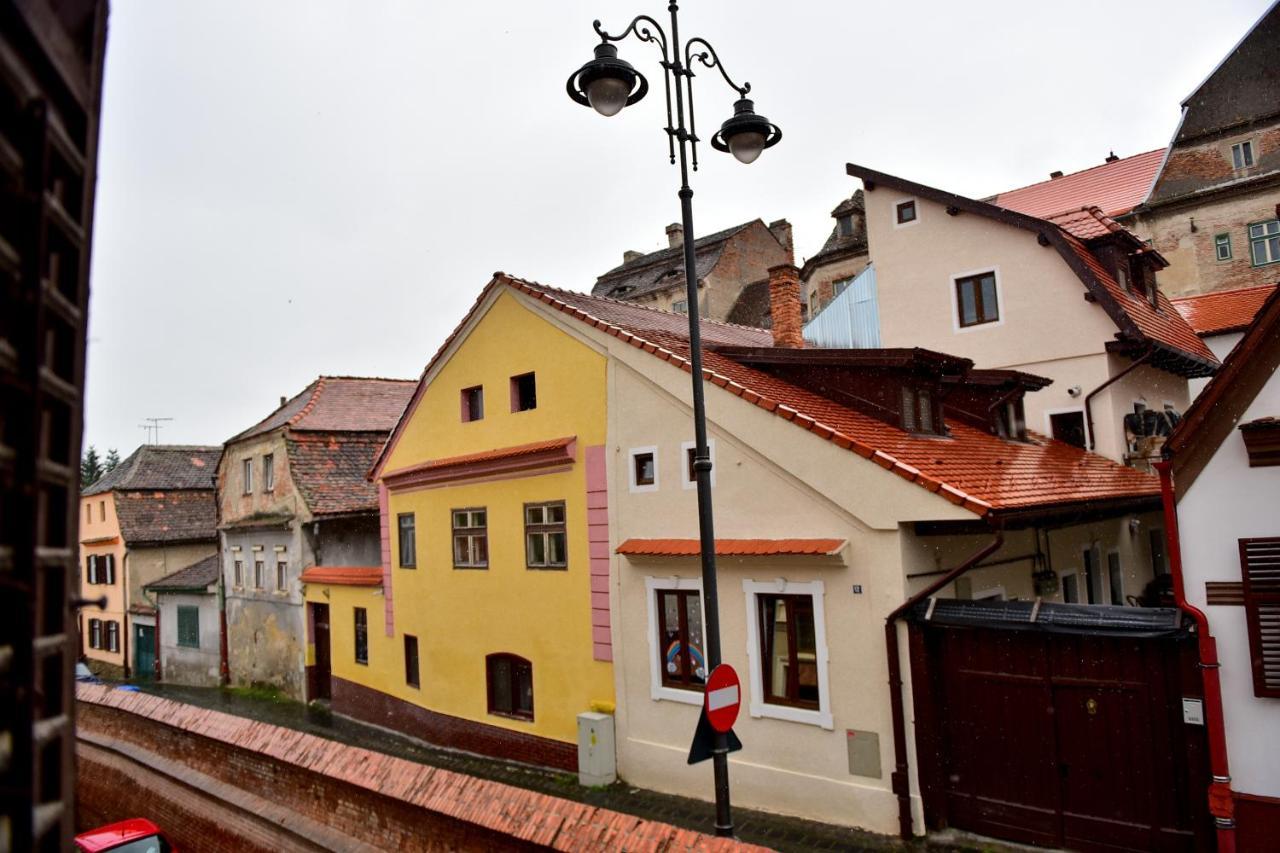 Flh - Anna'S Guest House Sibiu Exteriör bild